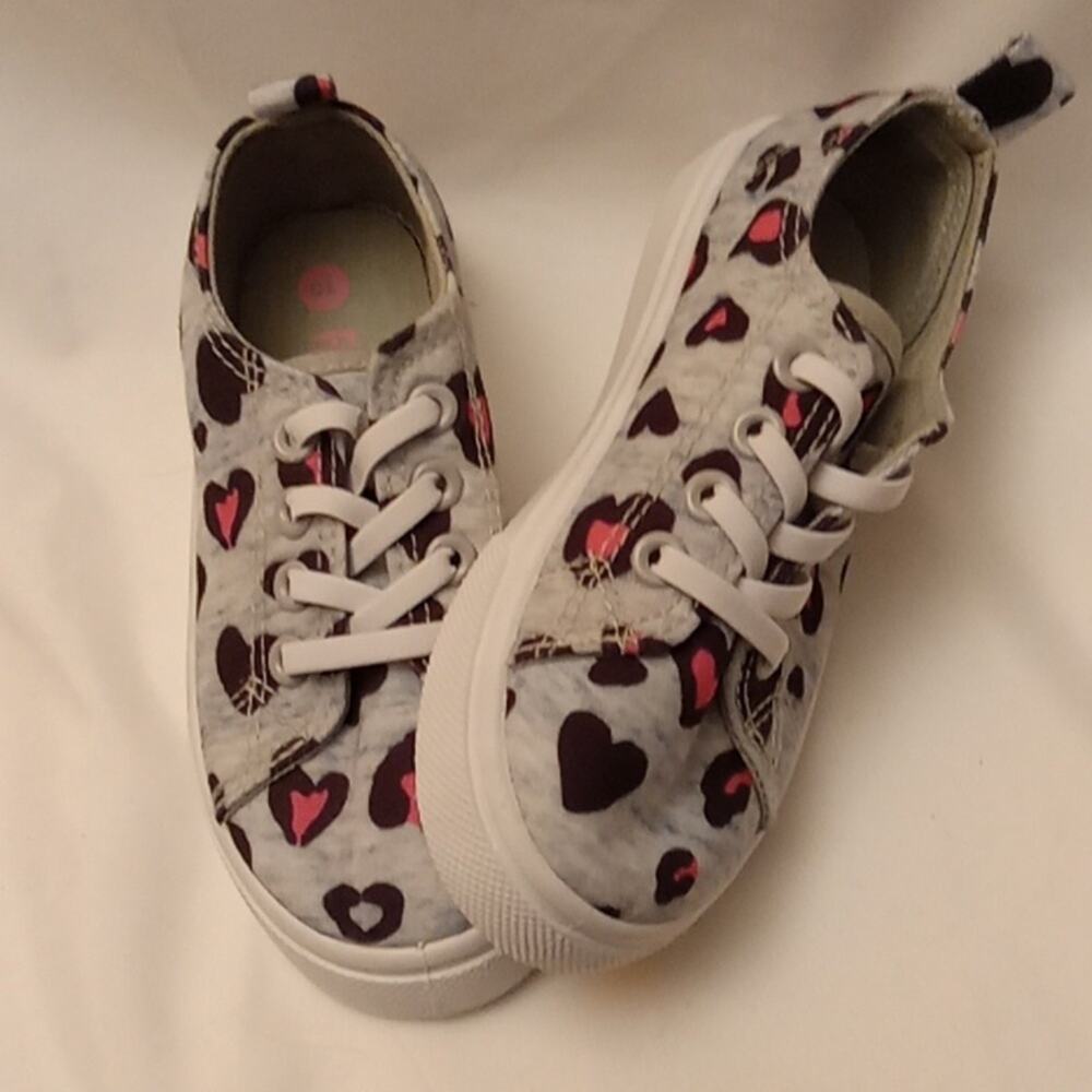 NWOT Girls size 10 Sneaker Grey with pink hearts